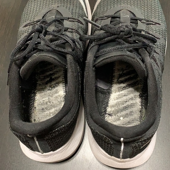 Nike running shoes - Picture 4 of 8